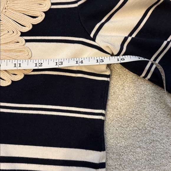J.Crew top with detailed collar size XXS navy abs white - Picture 8 of 8